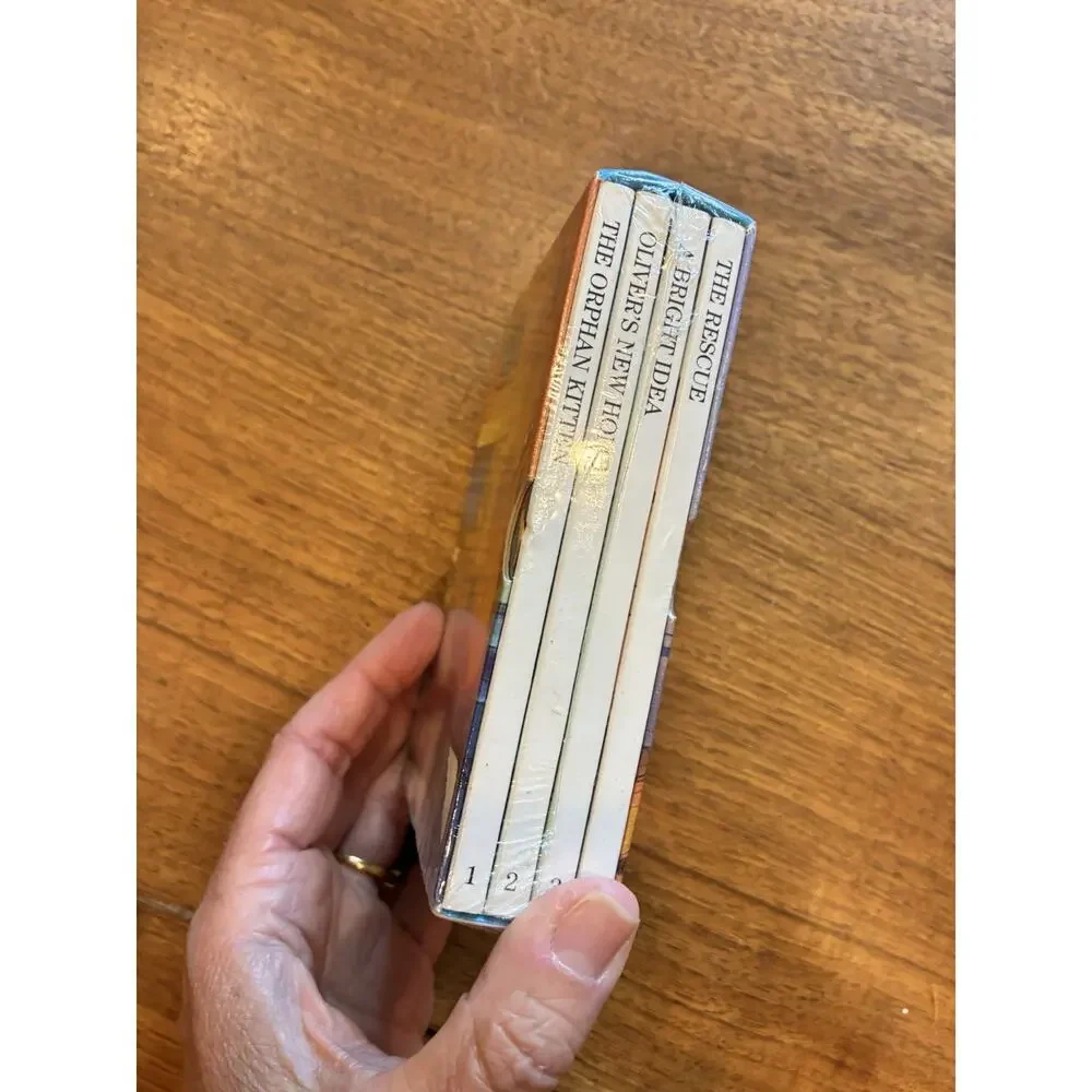 Sealed Vintage Oliver & Company Little Library Board Book Twin Books